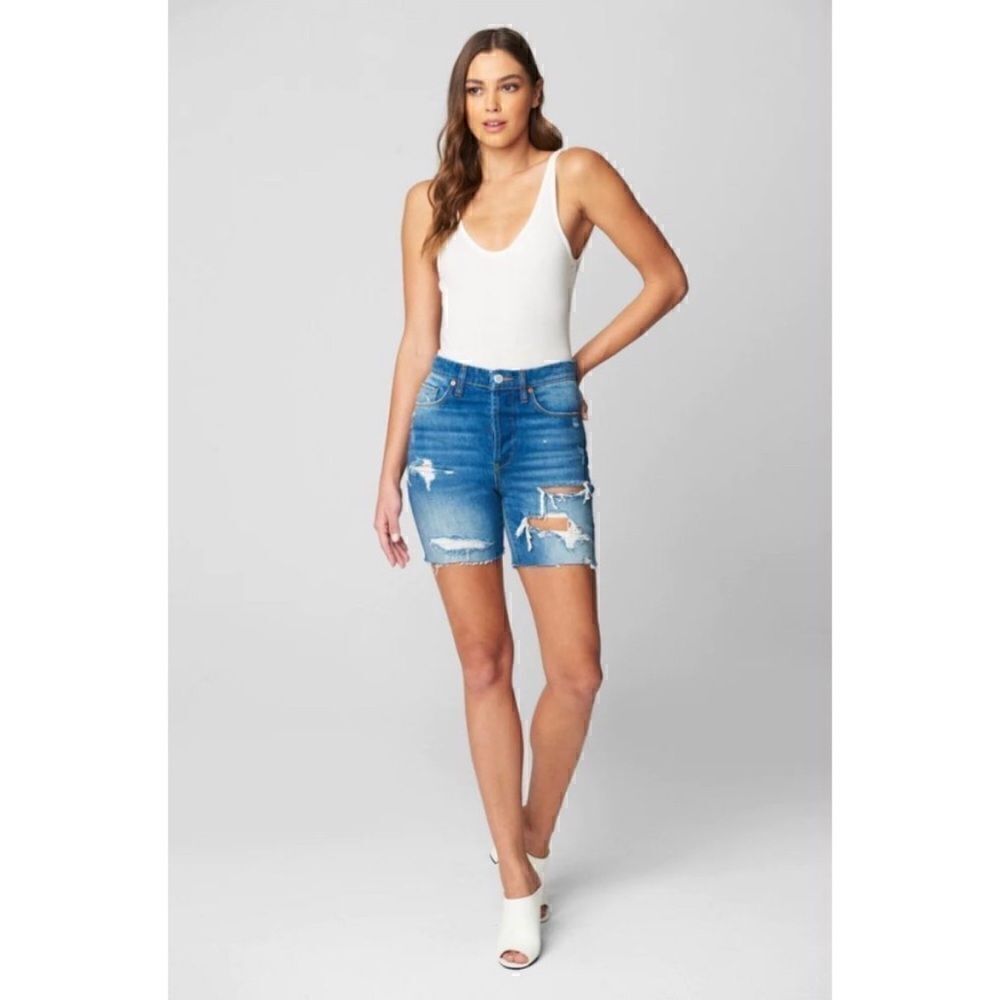 NWT BlankNYC The Warren Distressed Cutoff Jean Shorts in Ground Rules, Size 26